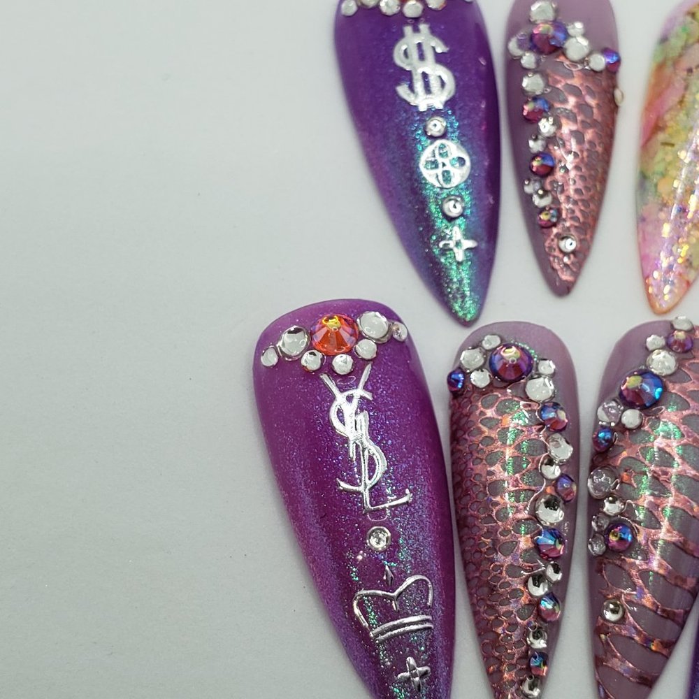 Chameleon Luxury Gel Press on Nails " Purple Chameleon " - Picture 9 of 15